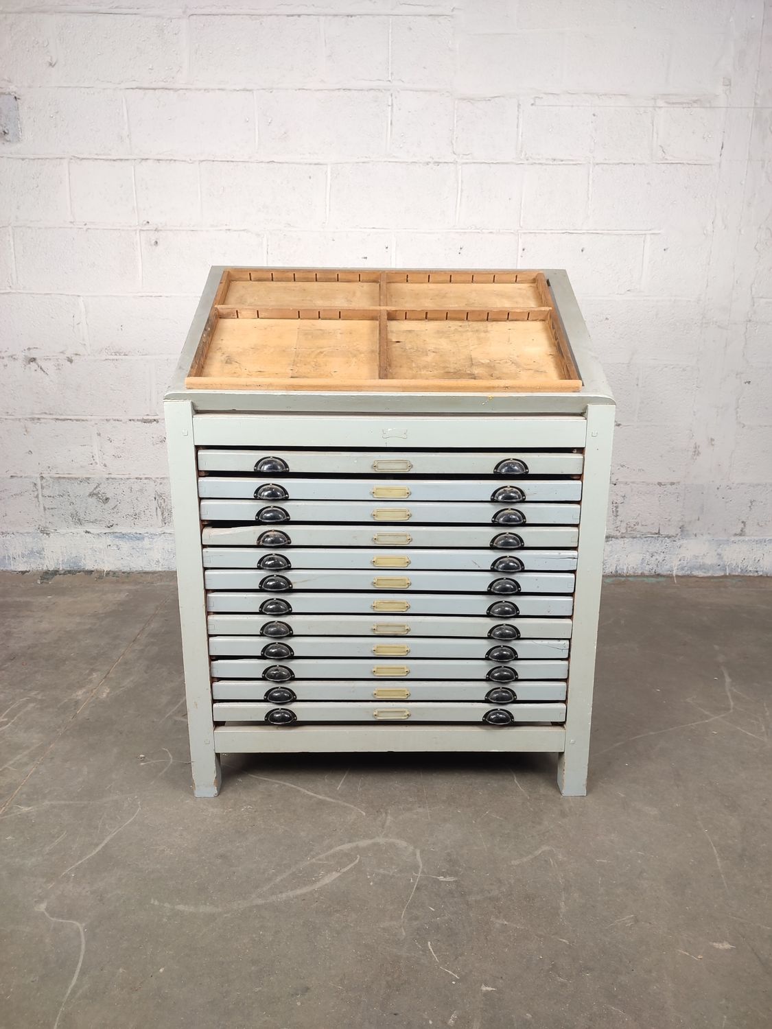 Antique type case cabinet