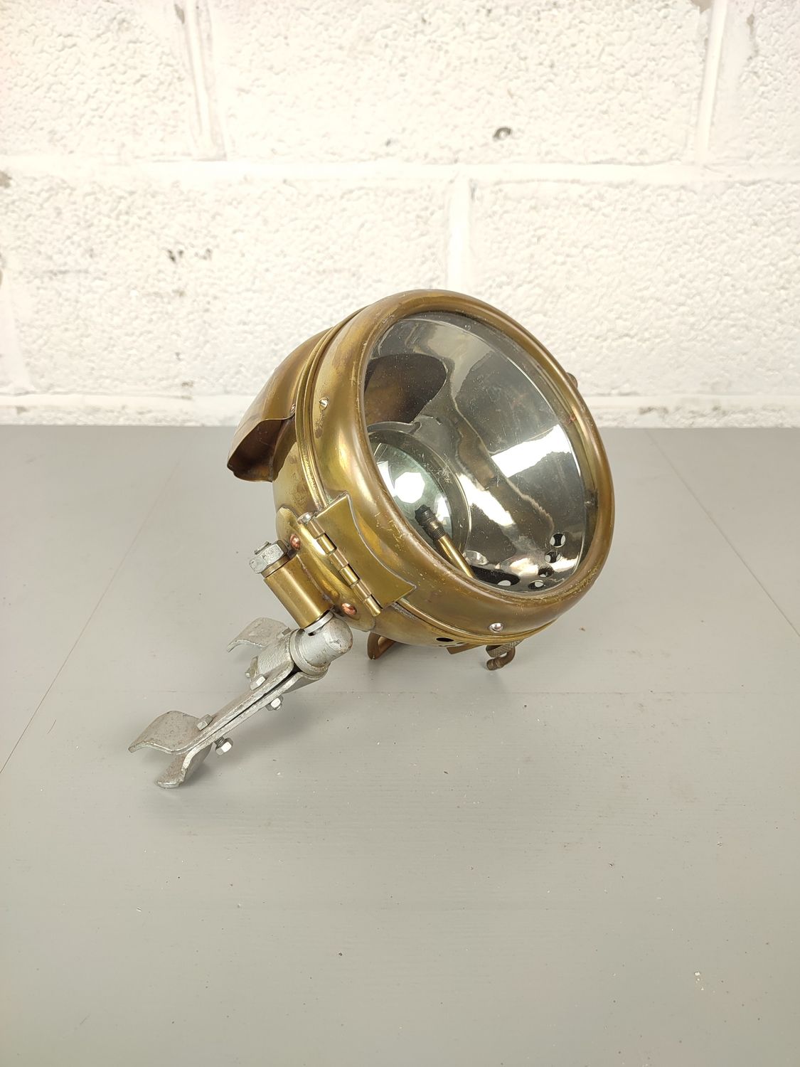 Old l&#39;Oeil de secours headlamp