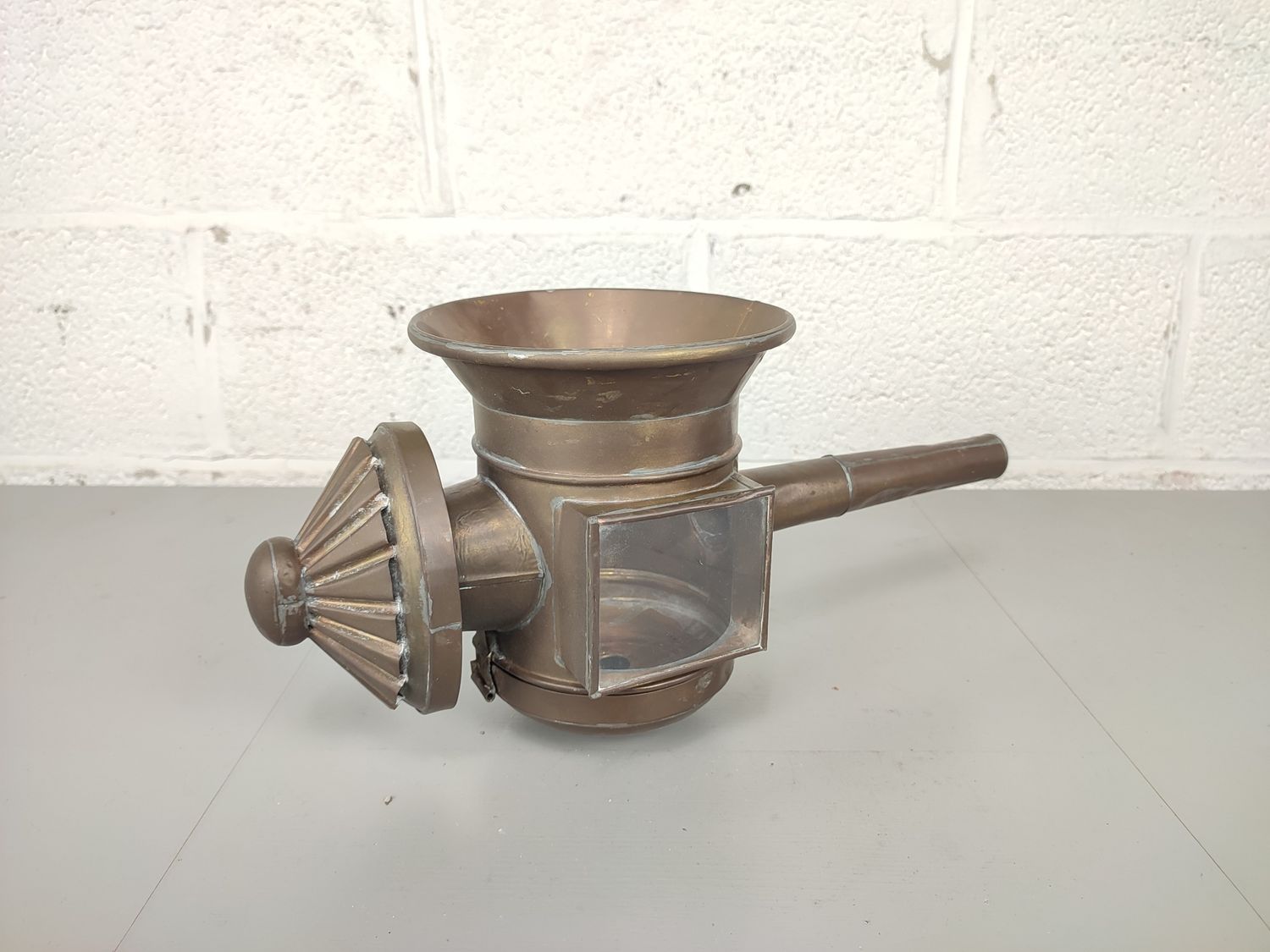 Antique carriage lamp