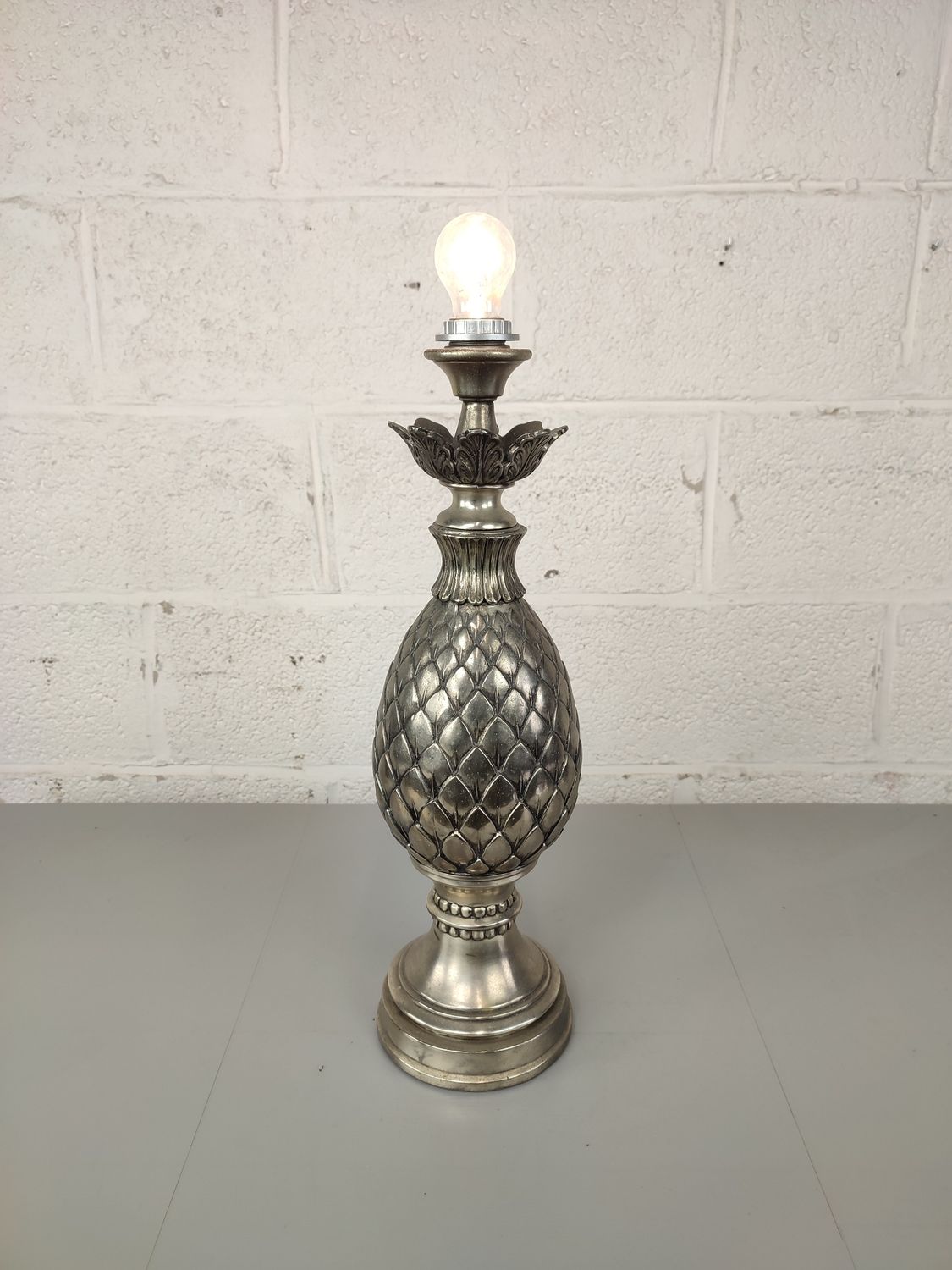 Metal pineapple lamp base
