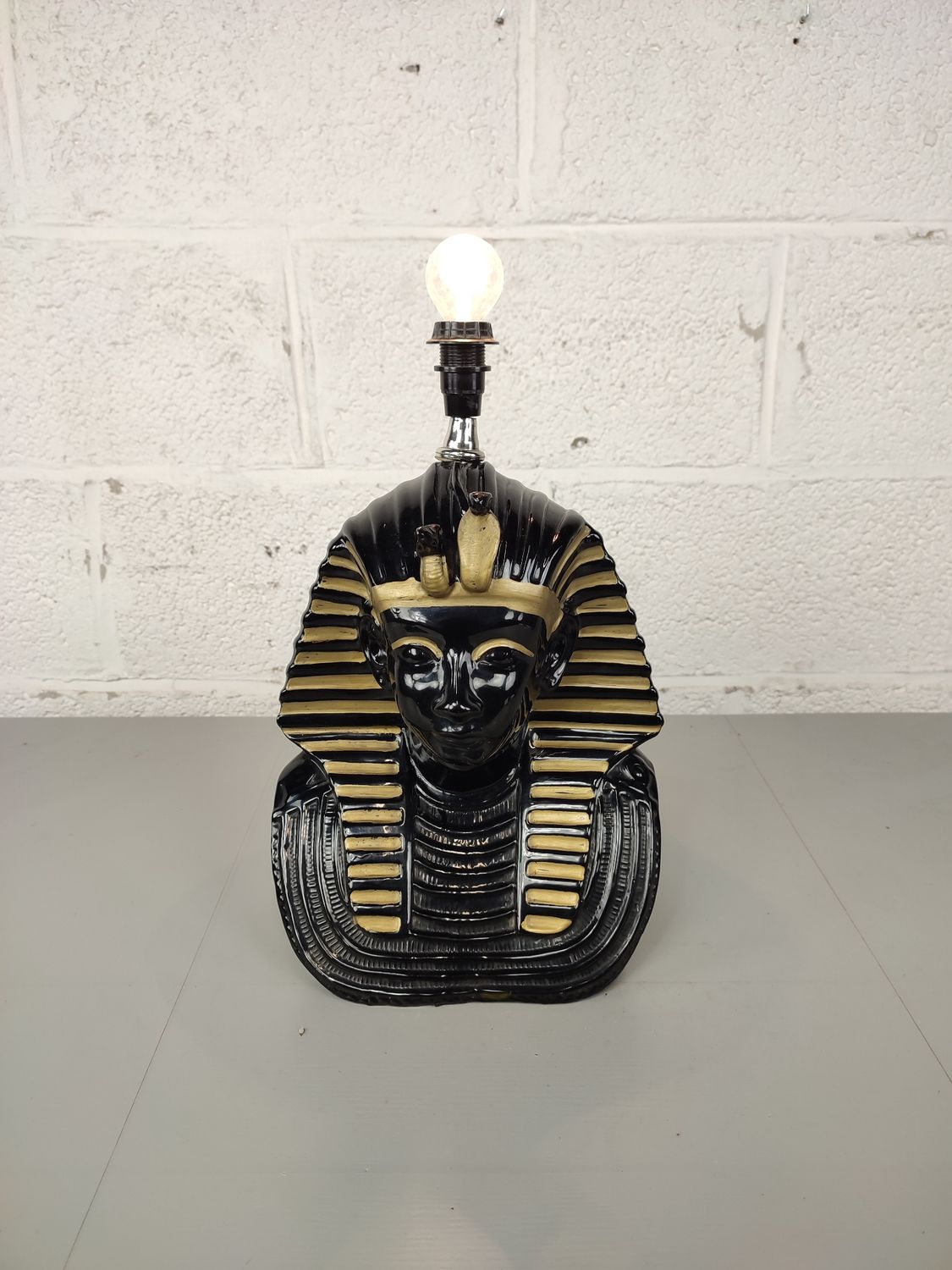 Porcelain farao lamp