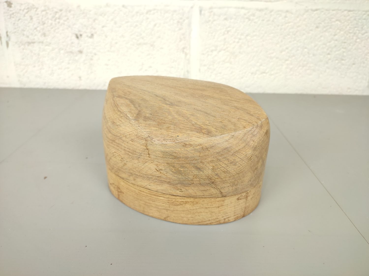 Old wooden hat mold, size 57