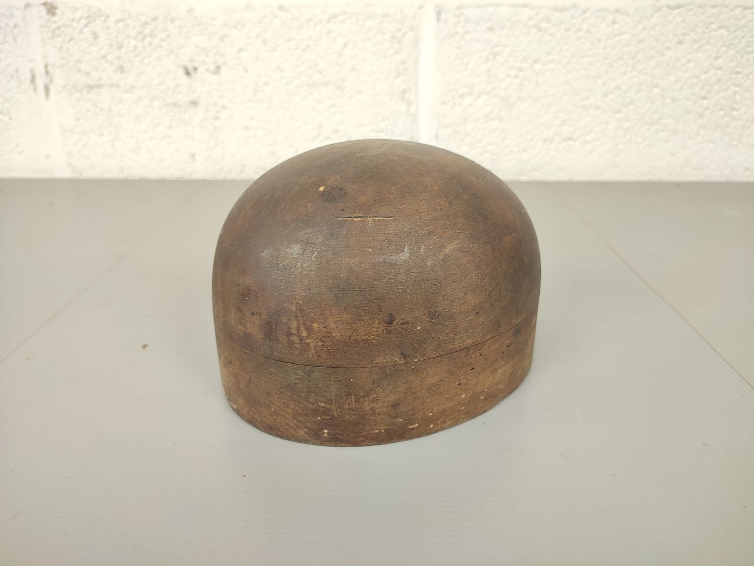 Old wooden hat mold, size 57 1/2