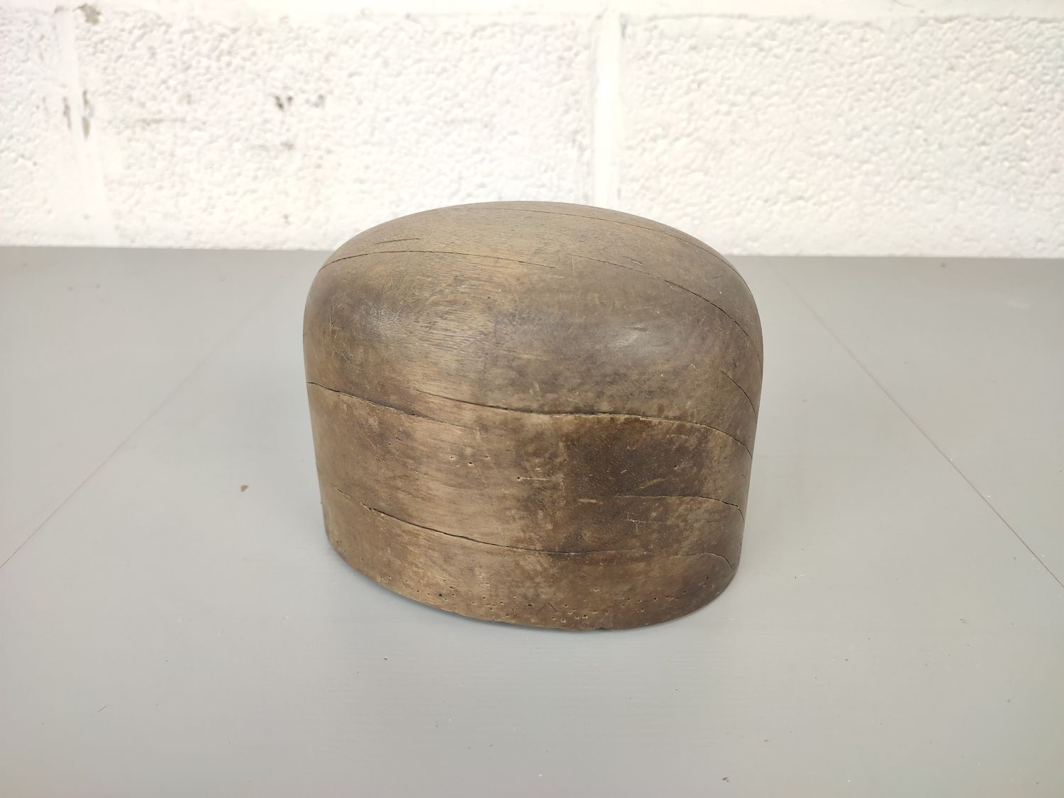 Old wooden hat mold, size 56,5