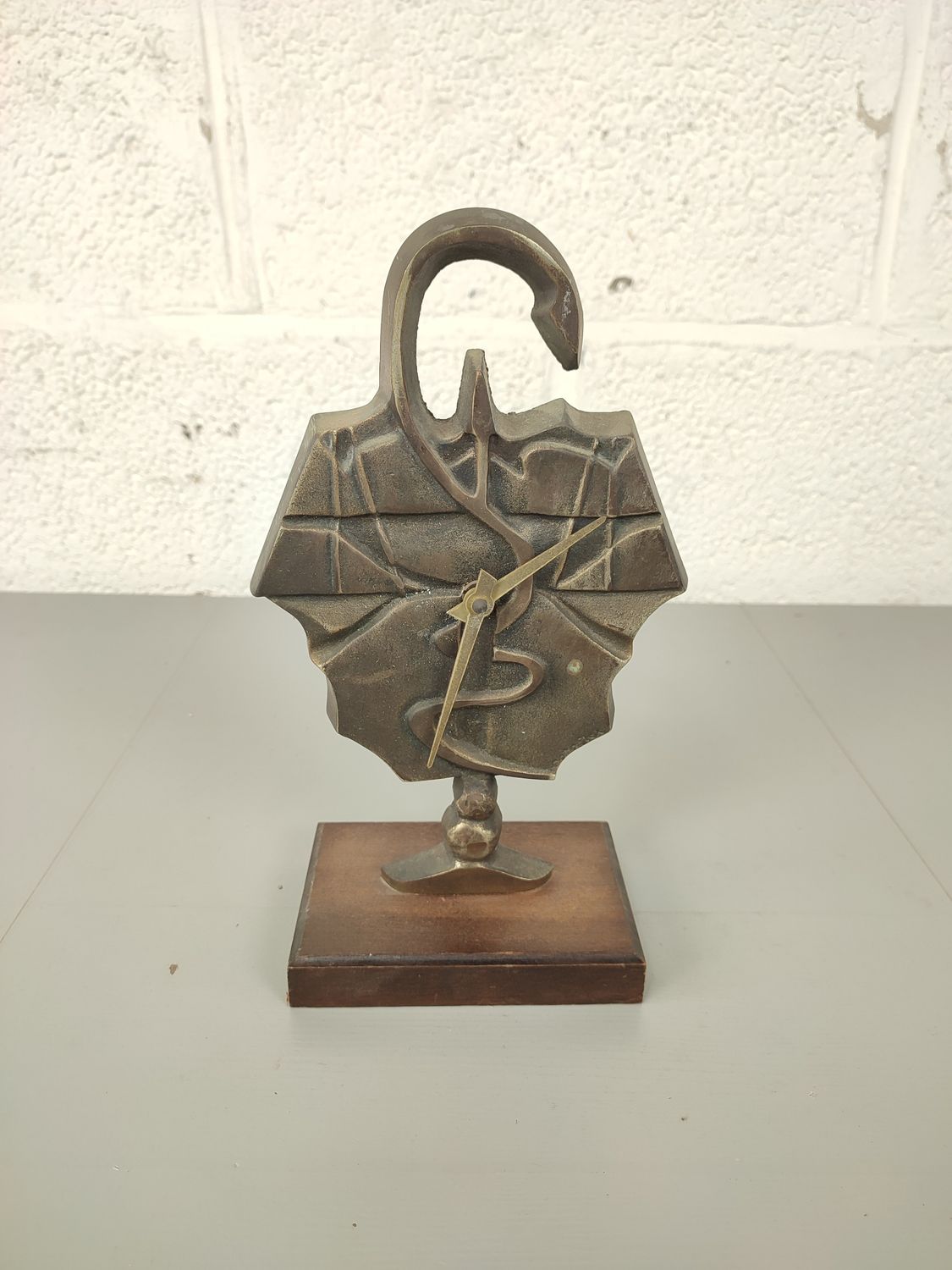 Vintage Cotoflex pharmacist clock