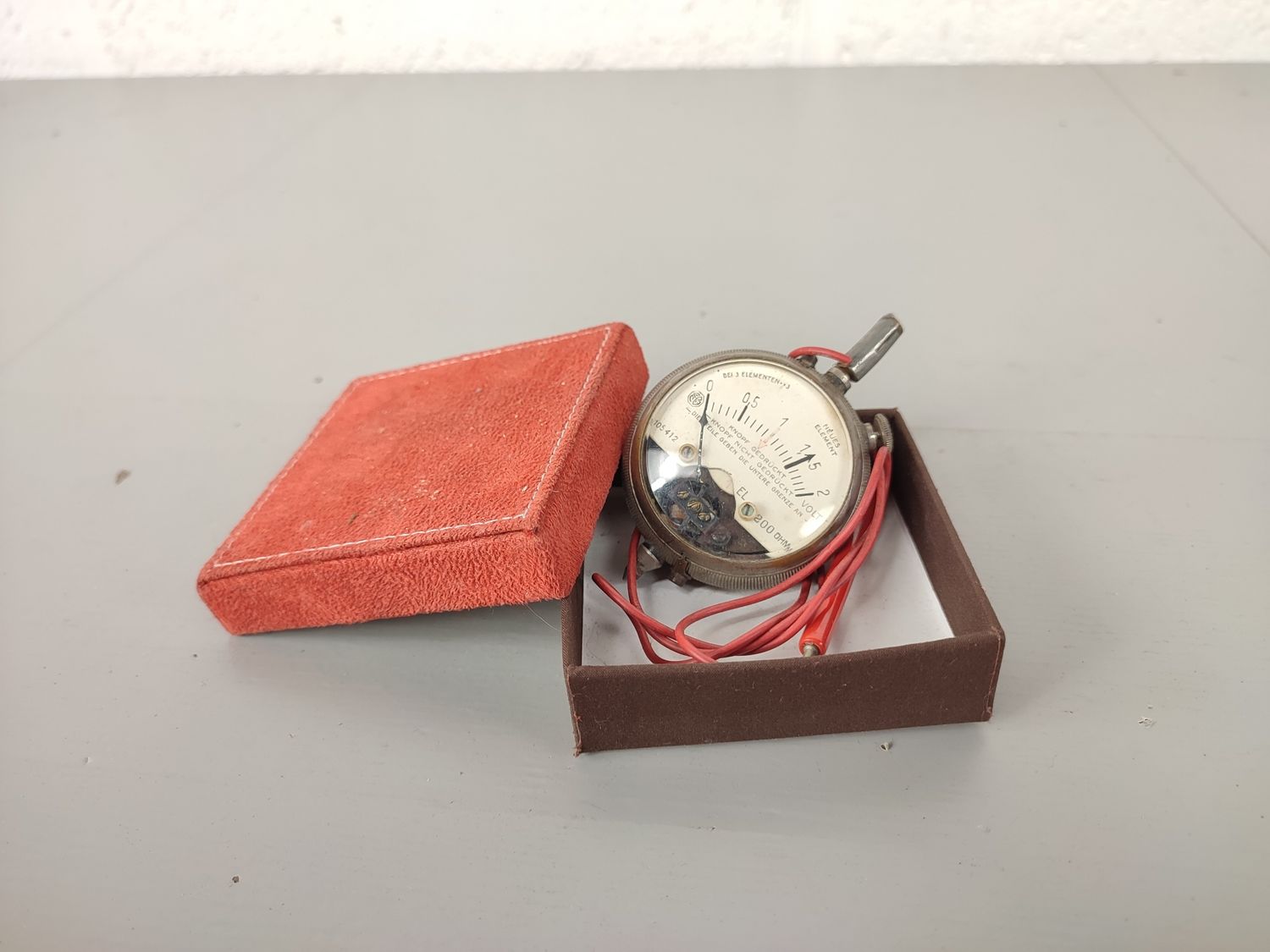 Old battery Volt tester