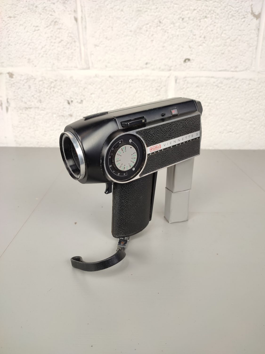 Eumig Viennette 3 super 8 camera