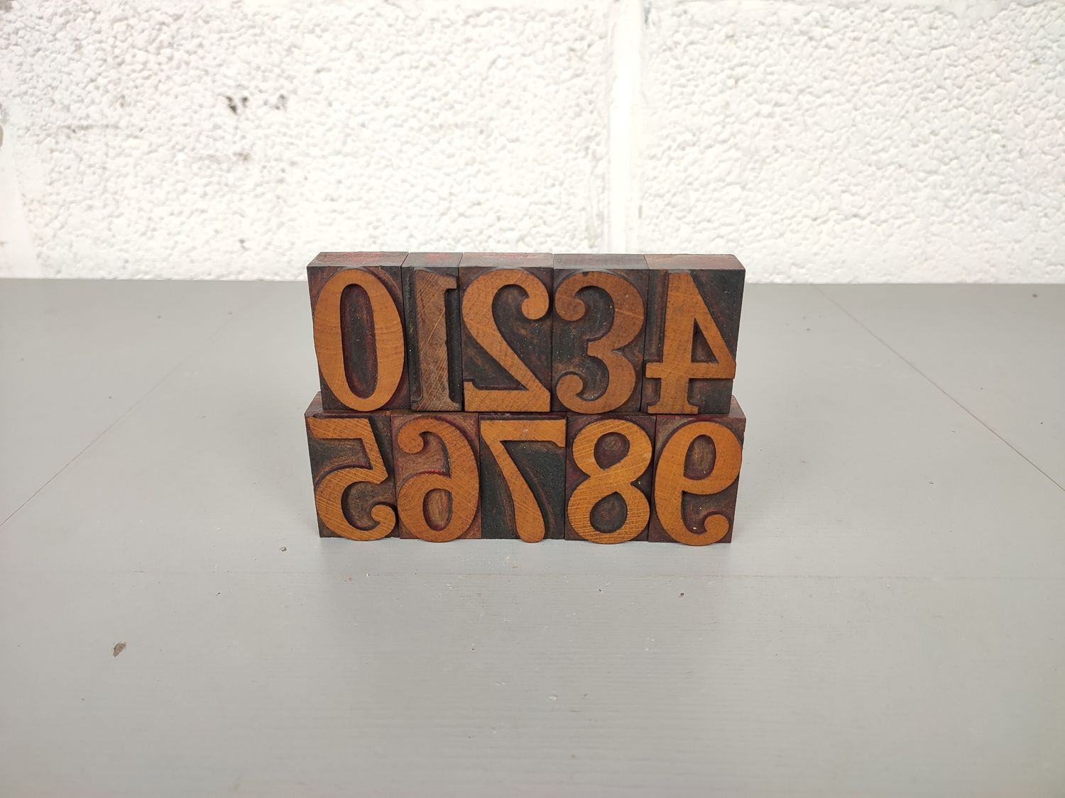 Antique wooden printing letters 0-9