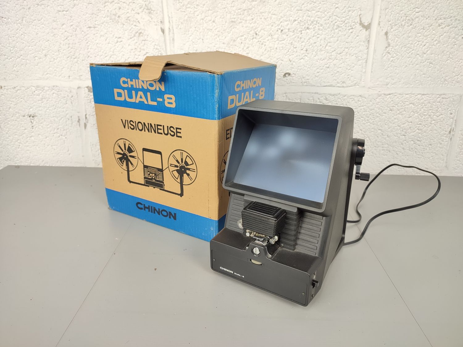 Chinon Dual 8 viewer