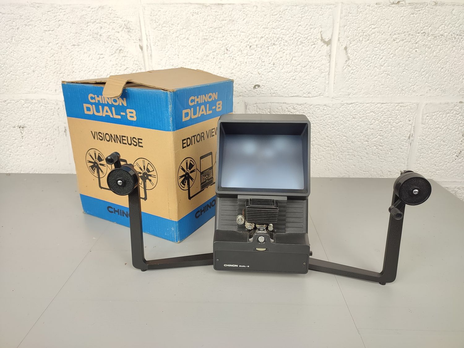 Chinon Dual 8 viewer