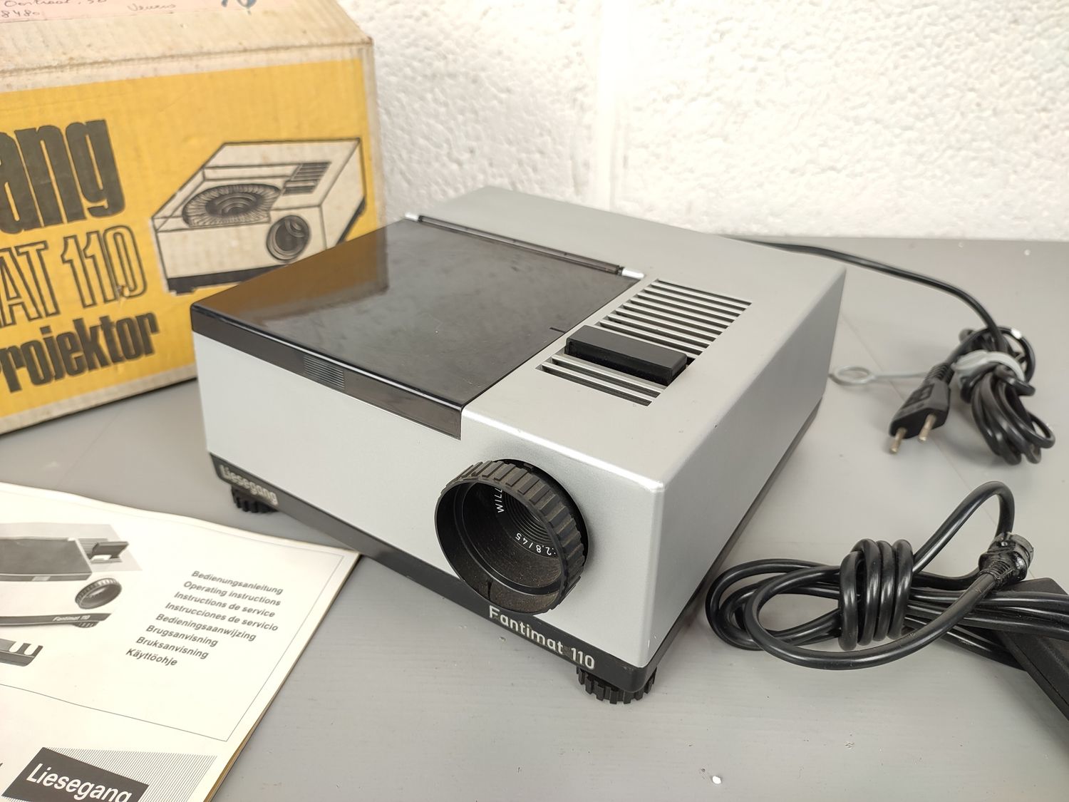 Liesegang slide projector