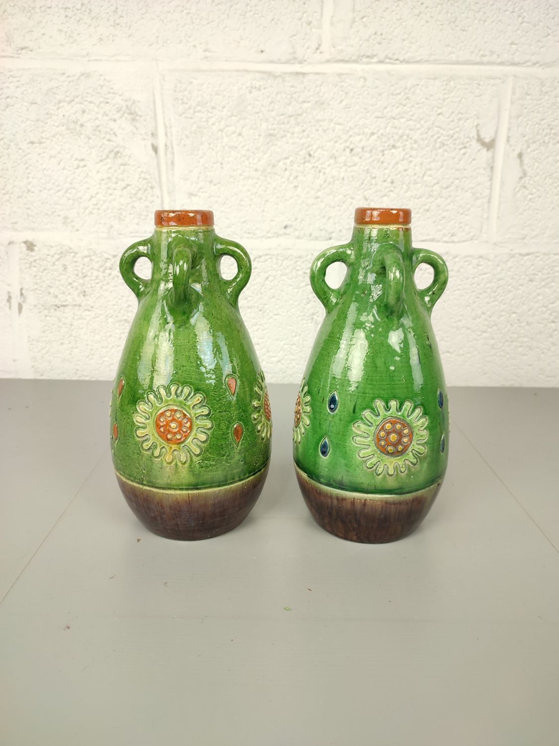 Pair of vases in Flemish earthenware 28cm
