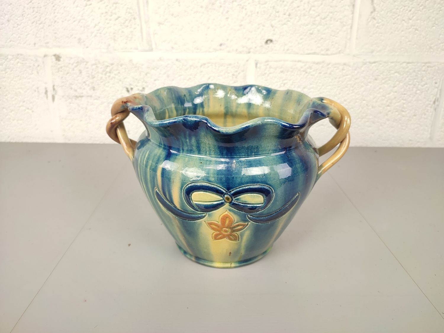 Vase in Flemish earthenware