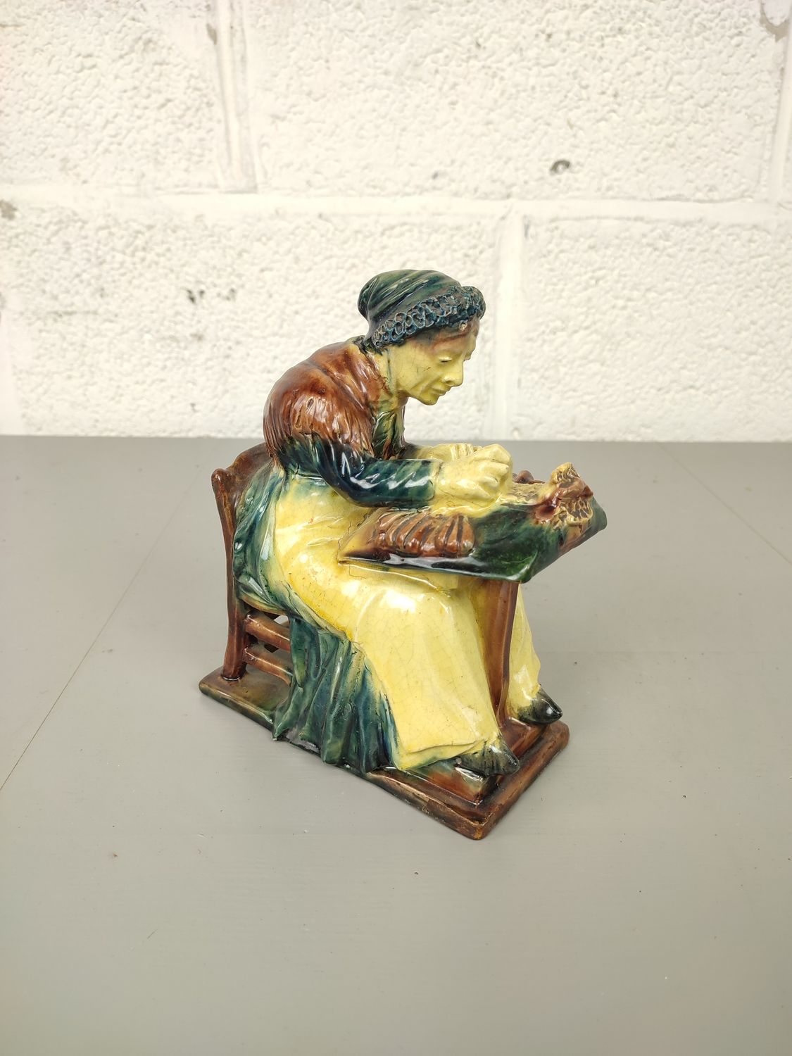 Lacemaker in Flemish pottery