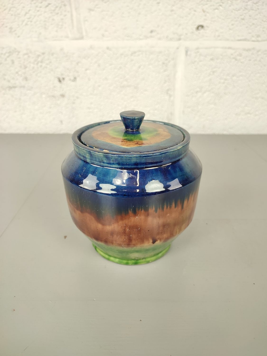 Tobacco jar in Flemish earthenware