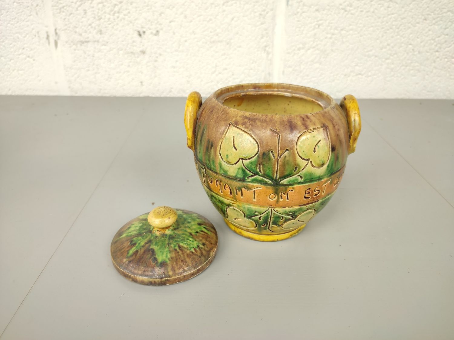 Tobacco jar in Flemish earthenware