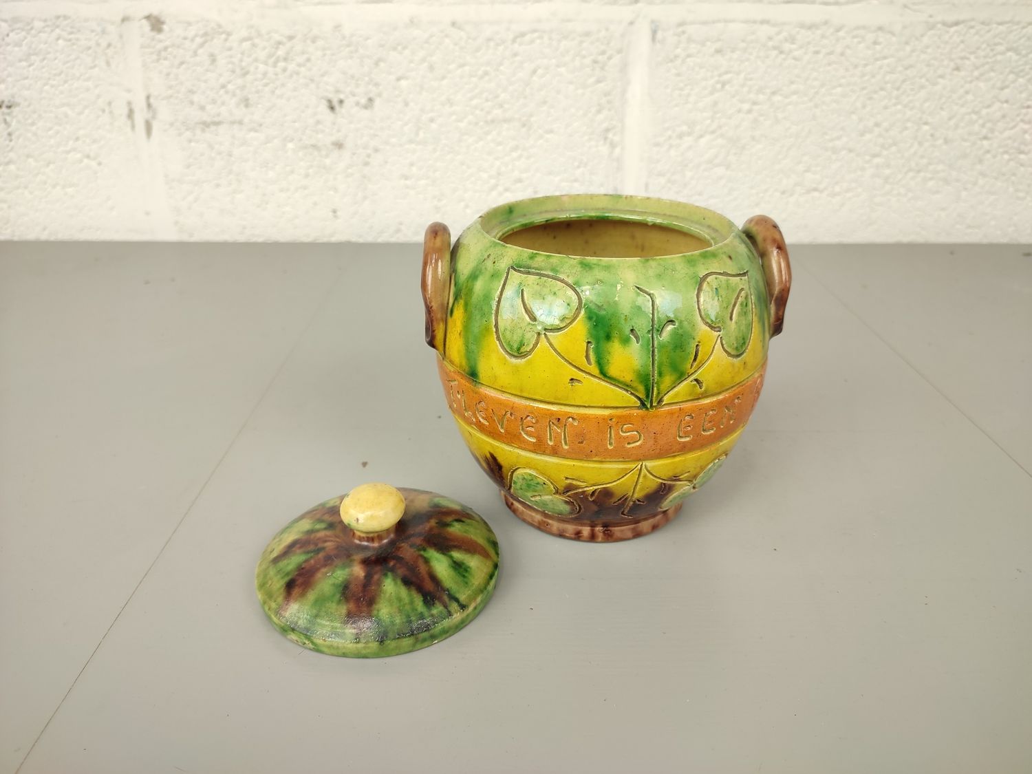 Tobacco jar in Flemish earthenware