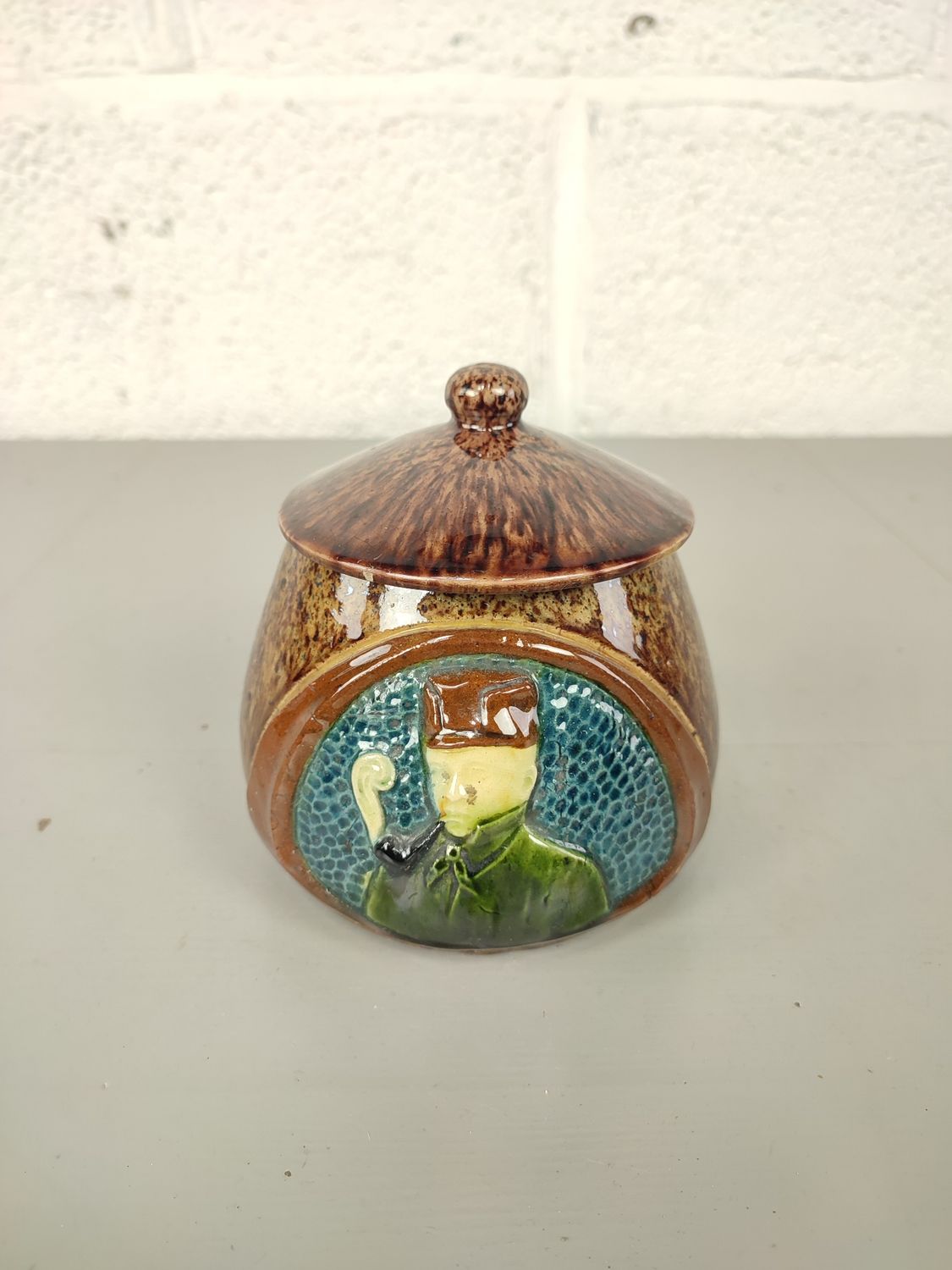 Tobacco jar in Flemish earthenware