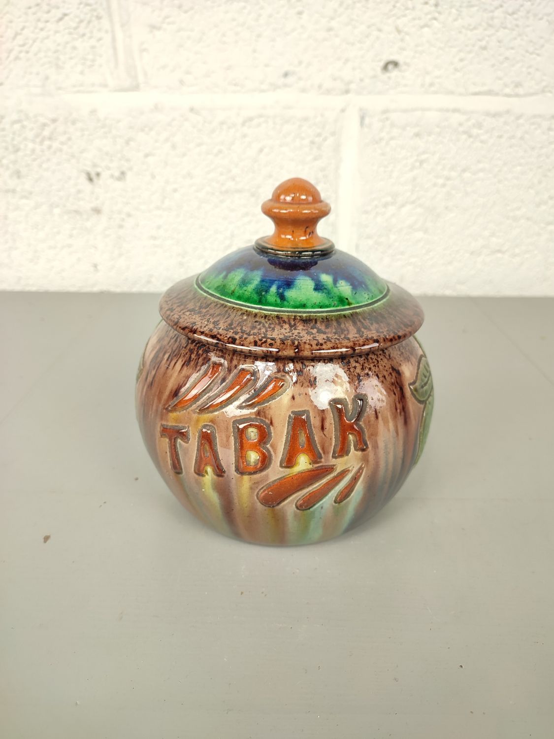 Tobacco jar in Flemish earthenware