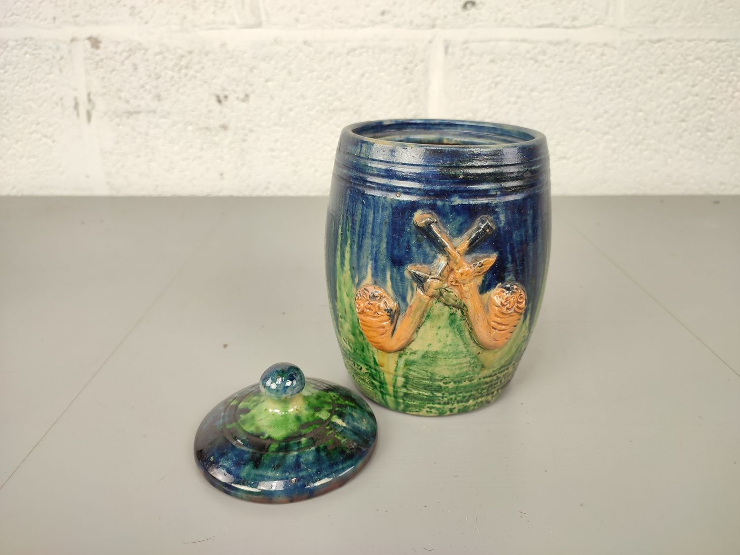 Tobacco jar in Flemish earthenware