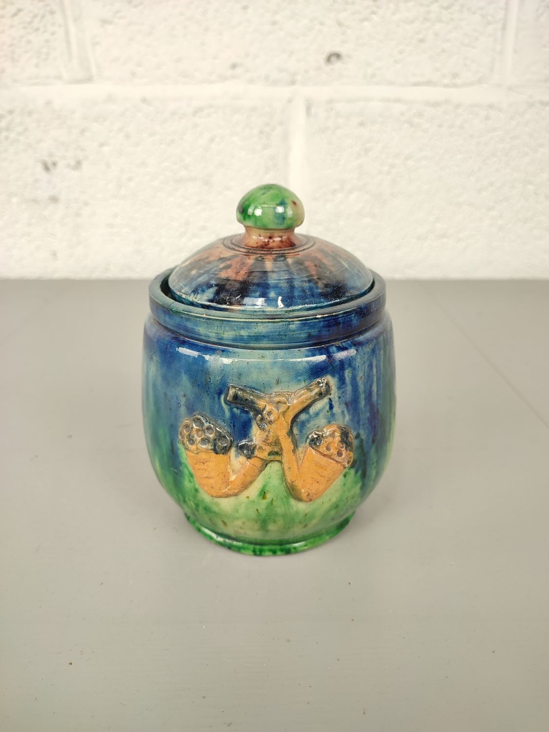 Tobacco jar in Flemish earthenware