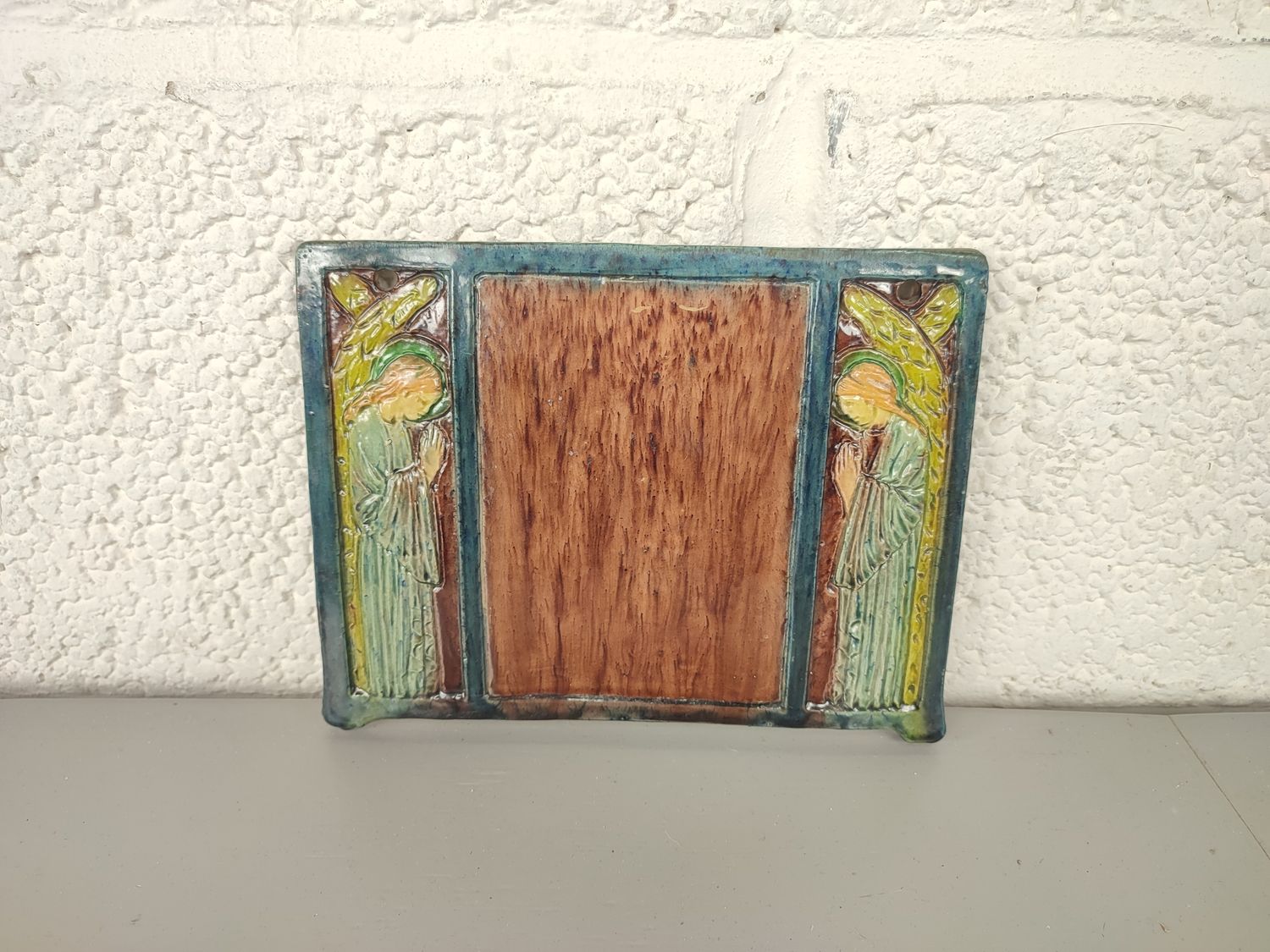 Wall object in Flemish pottery