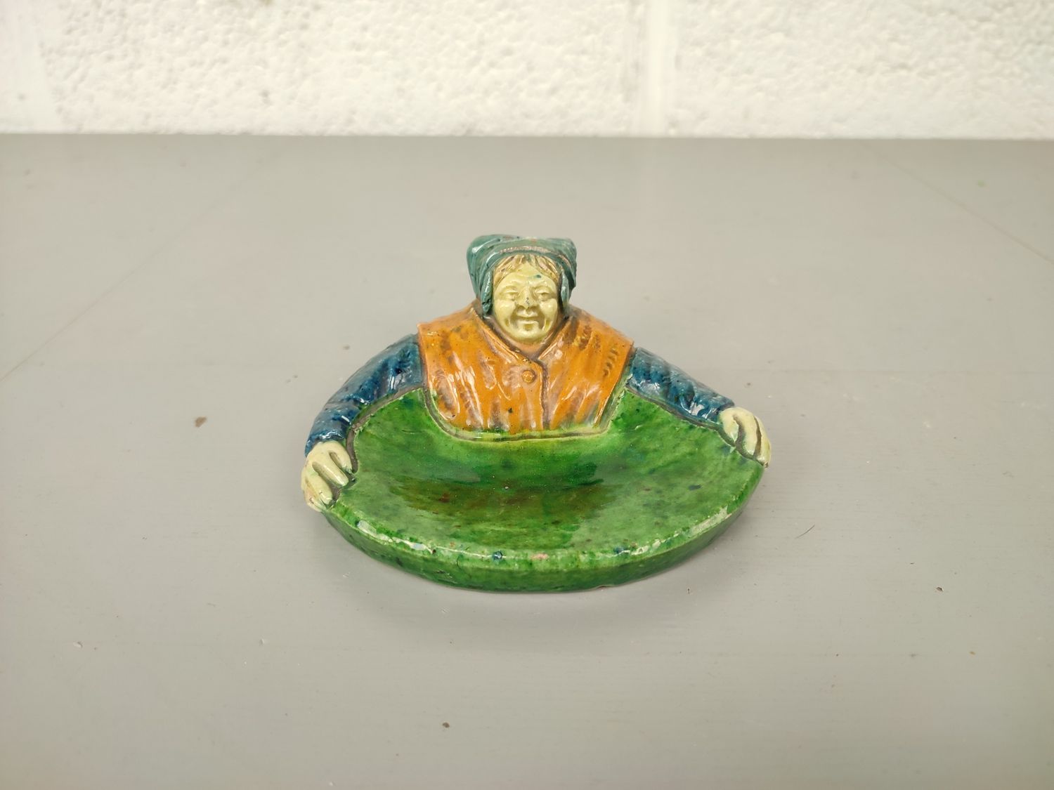 Vide poche in Flemish pottery