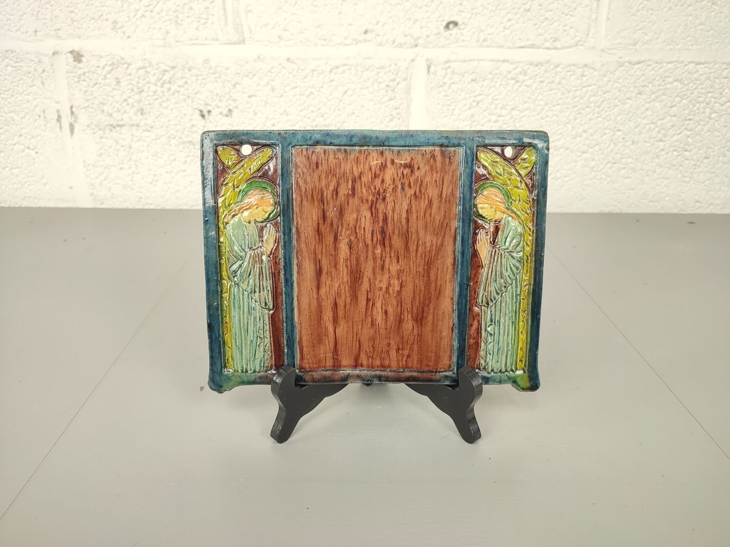 Wall object in Flemish pottery