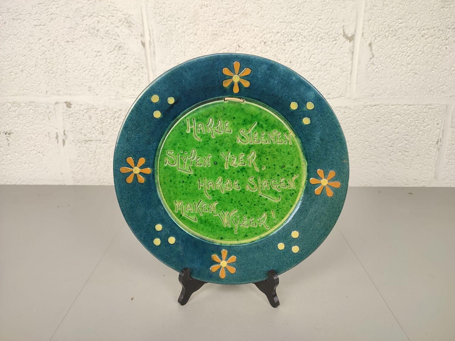 Flemish earthenware with saying
