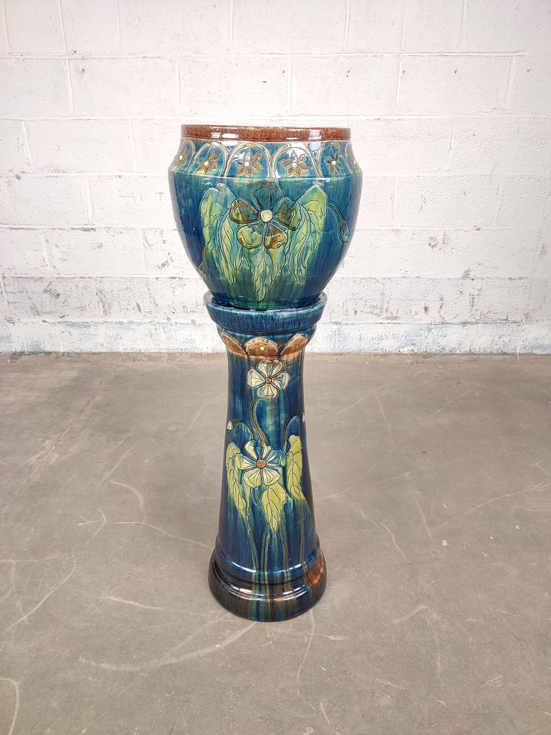 Large flower pot on stand in Flemish earthenware
