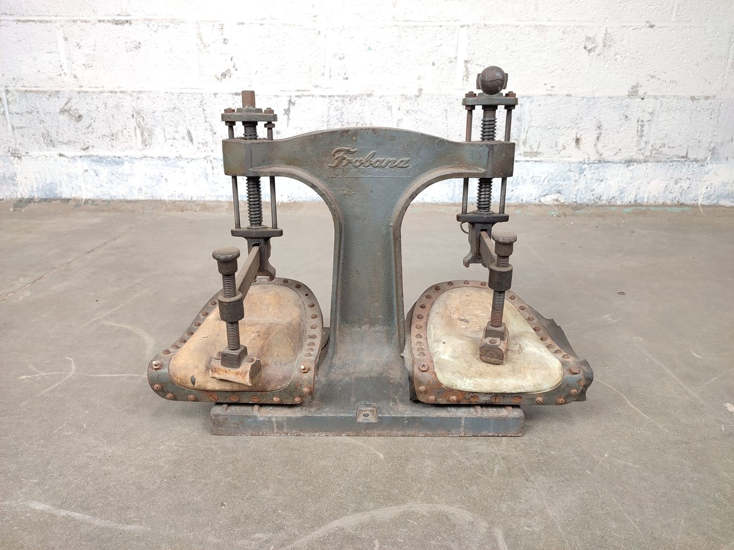 Antique shoemaker&#39;s press