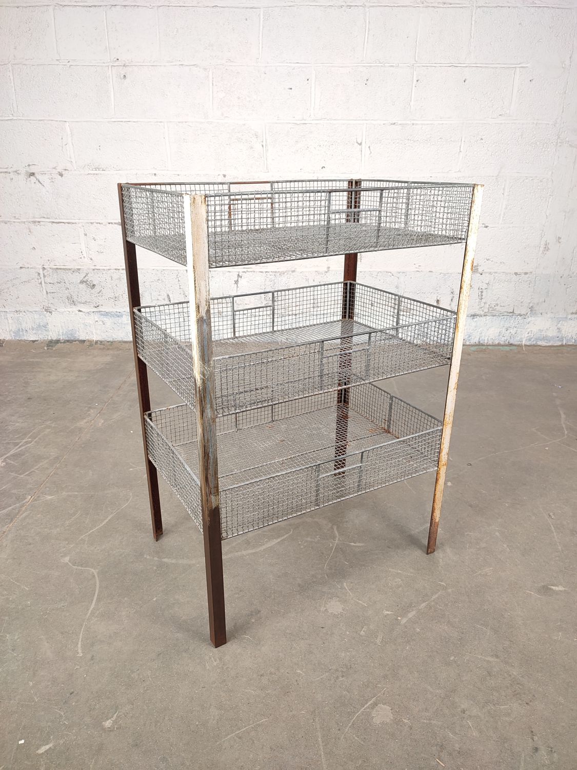 Industrial metal wire rack