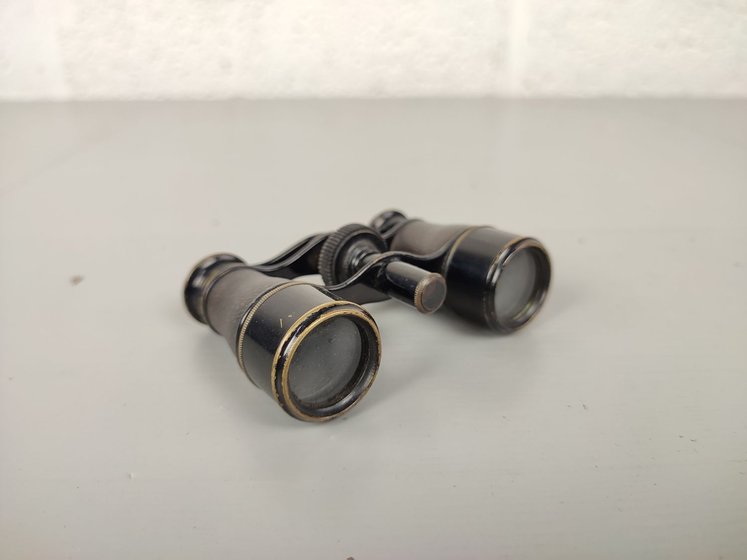 Small binoculars / opera binoculars
