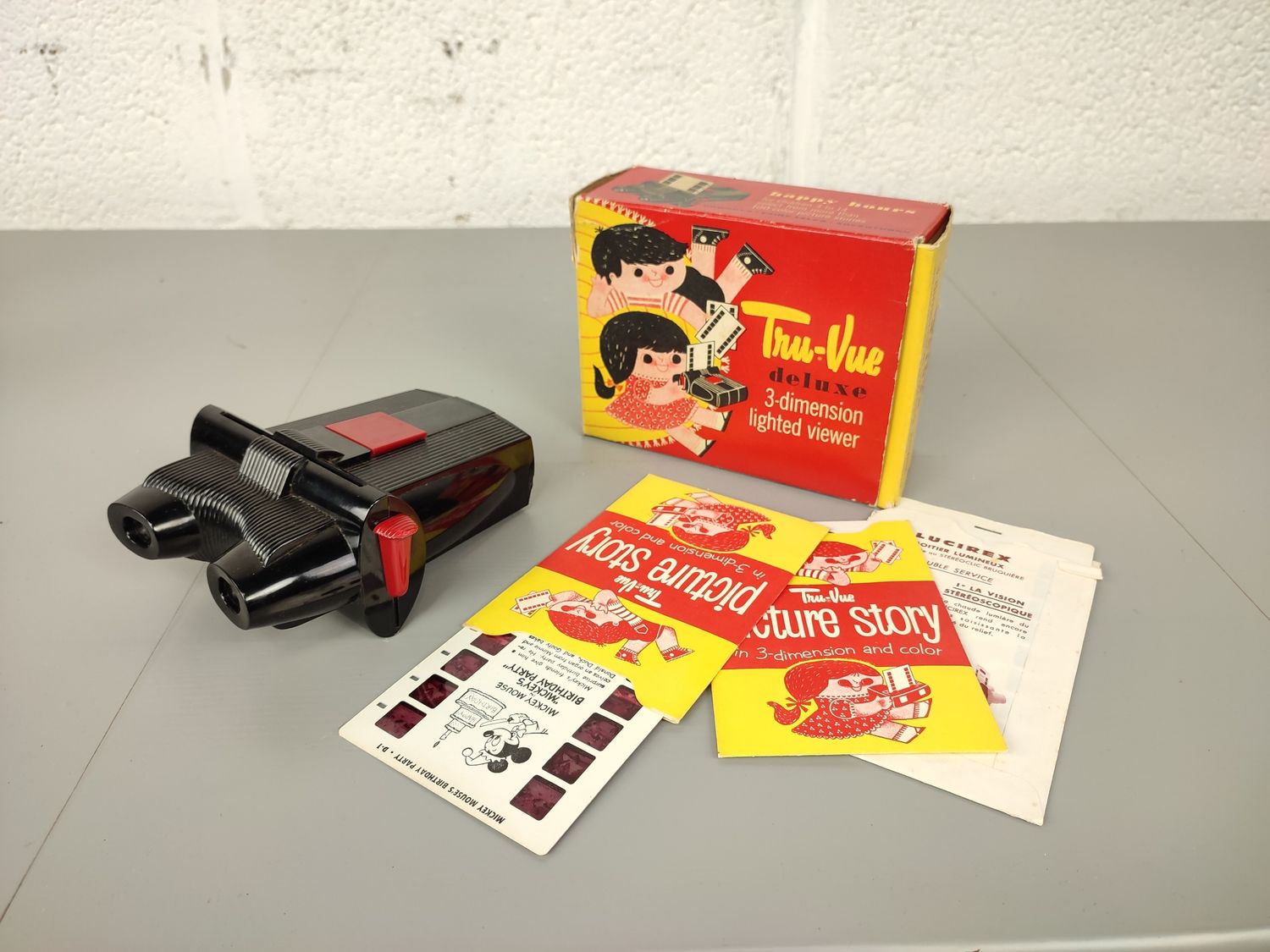 Bakelite Tru-vue stereo viewer
