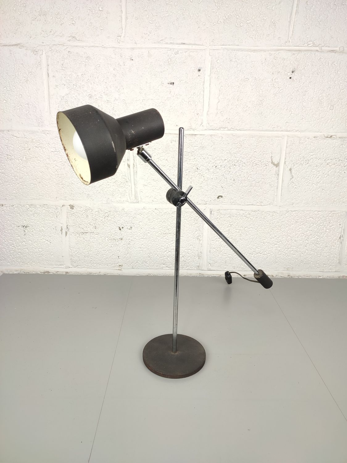 Vintage adjustable desklamp