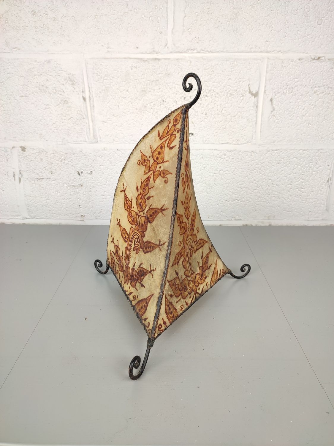 Maroccan lamp with goatskin