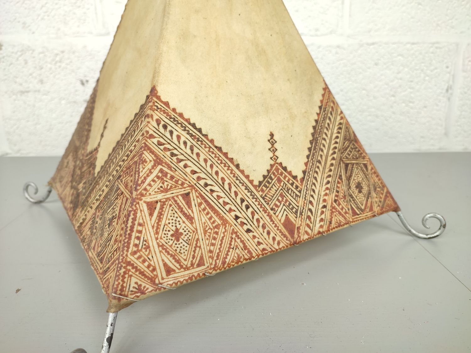 Maroccan lamp with goatskin