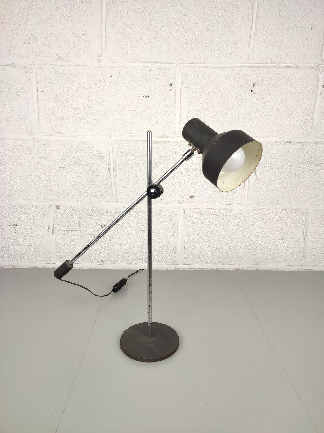 Vintage adjustable desklamp