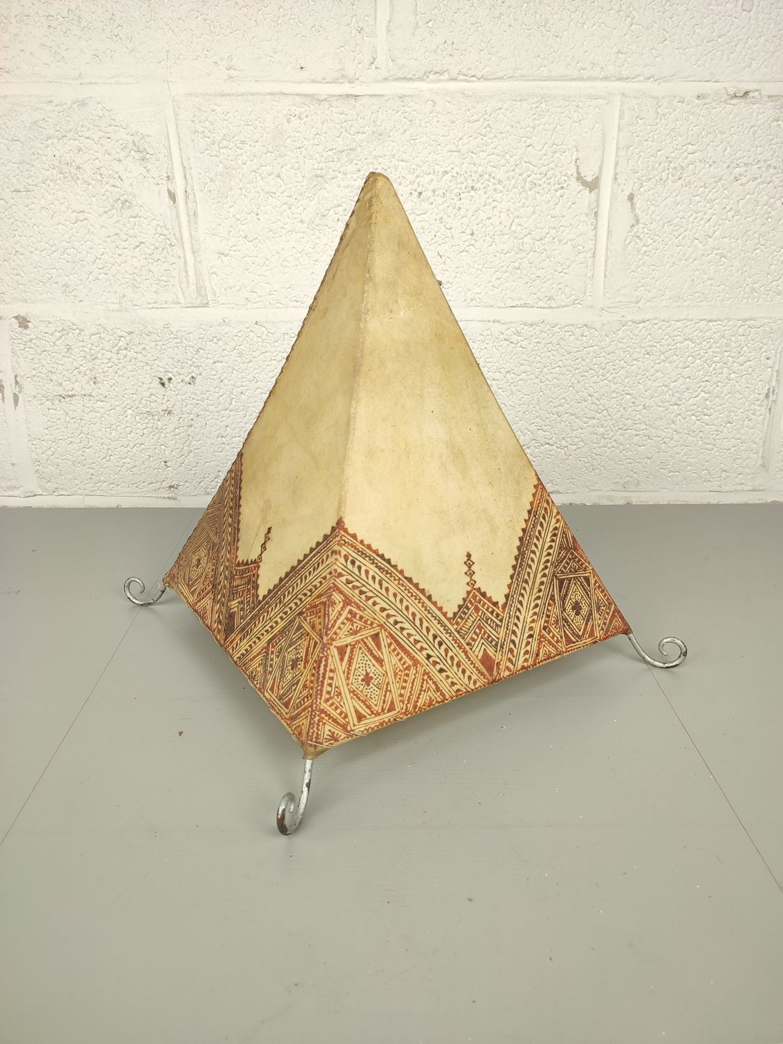 Maroccan lamp with goatskin