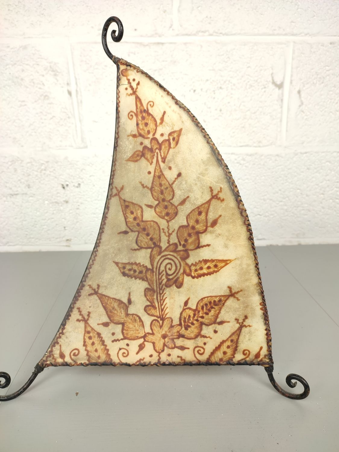Maroccan lamp with goatskin