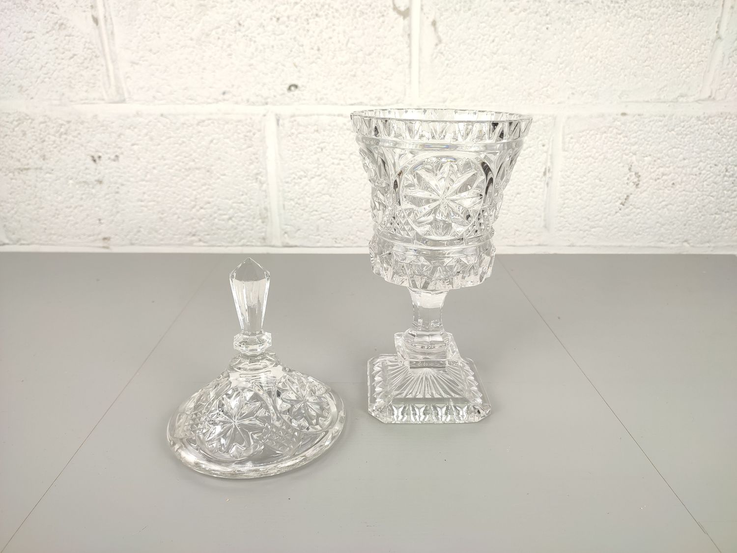 Large crystal bonbonnière