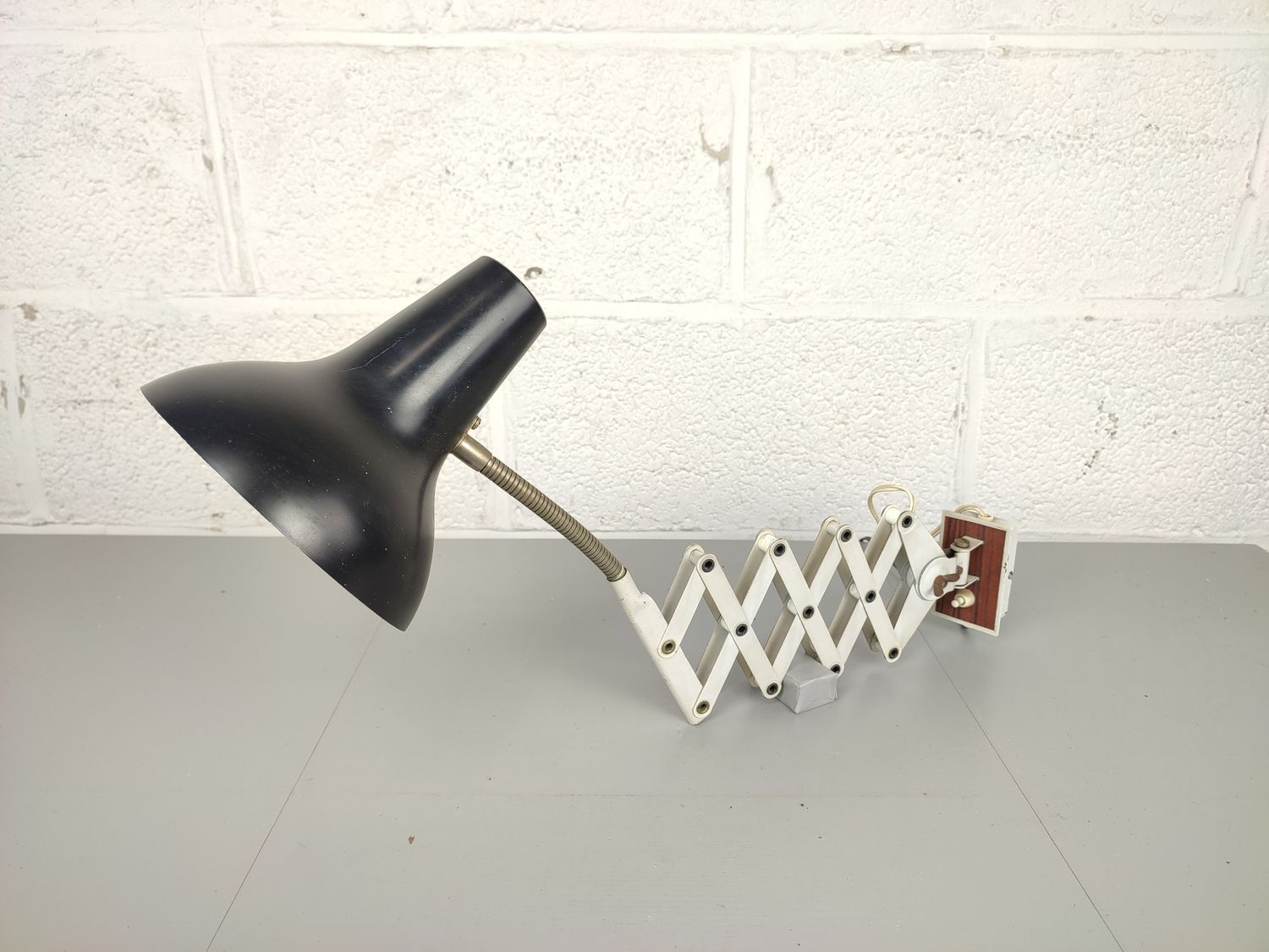 Vintage scissor lamp