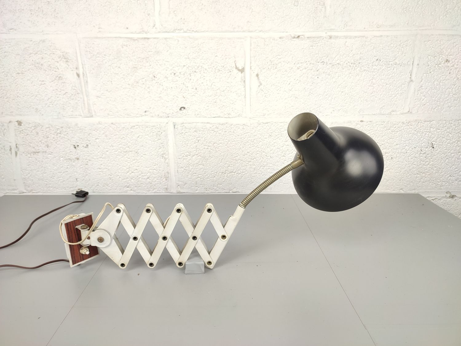 Vintage scissor lamp