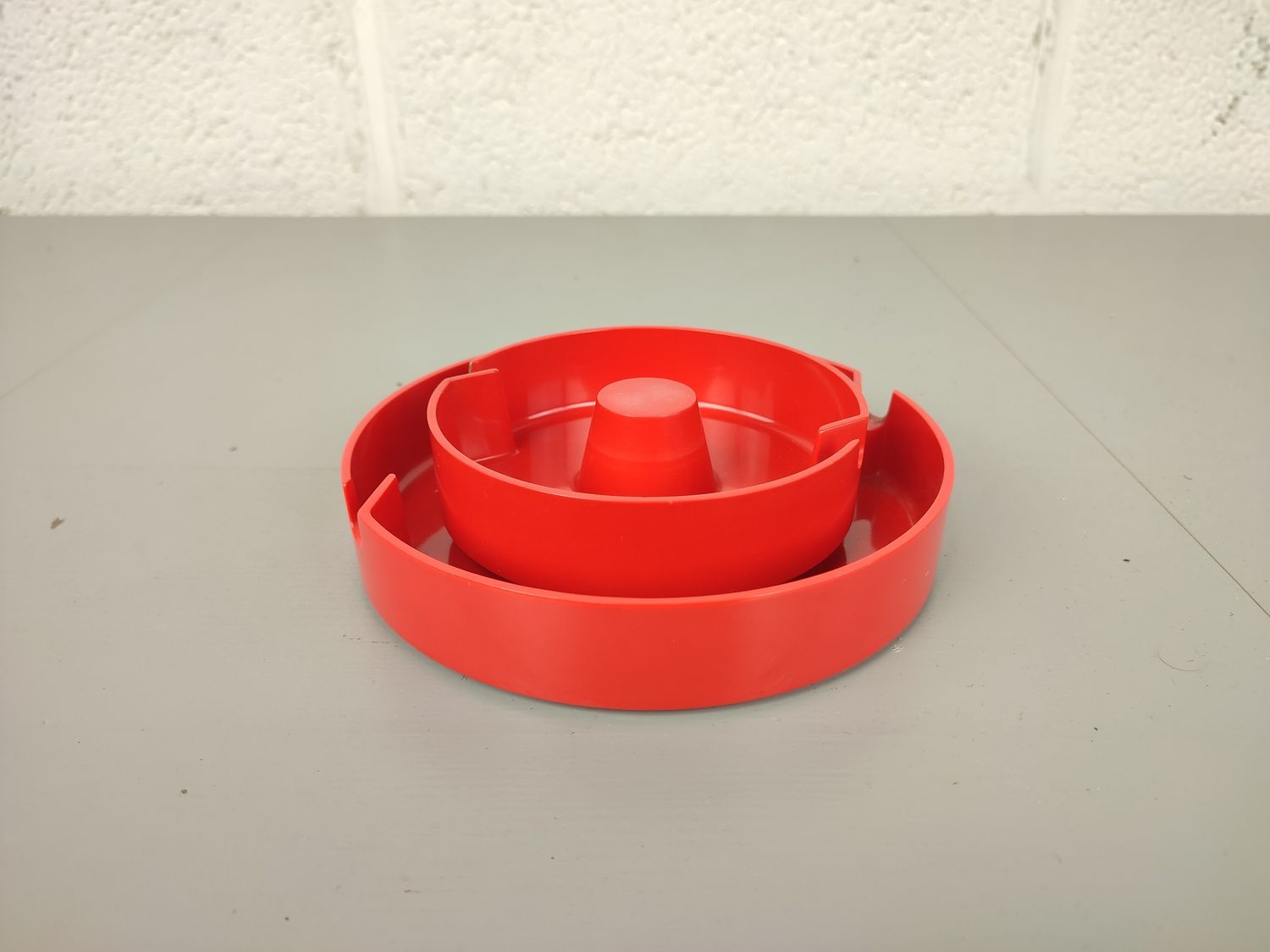 Set of 2 vintage design ashtrays
