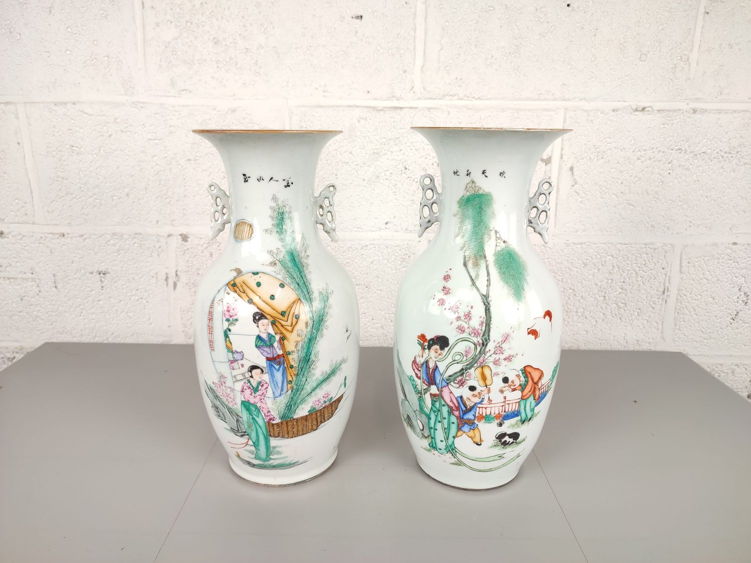 Pair of antique Chinese vases (43cm)