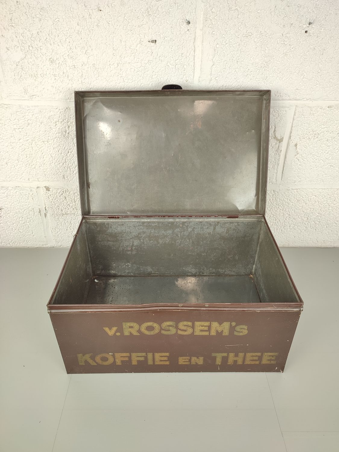 Large tin box 'Van Rossem's coffee and tea'