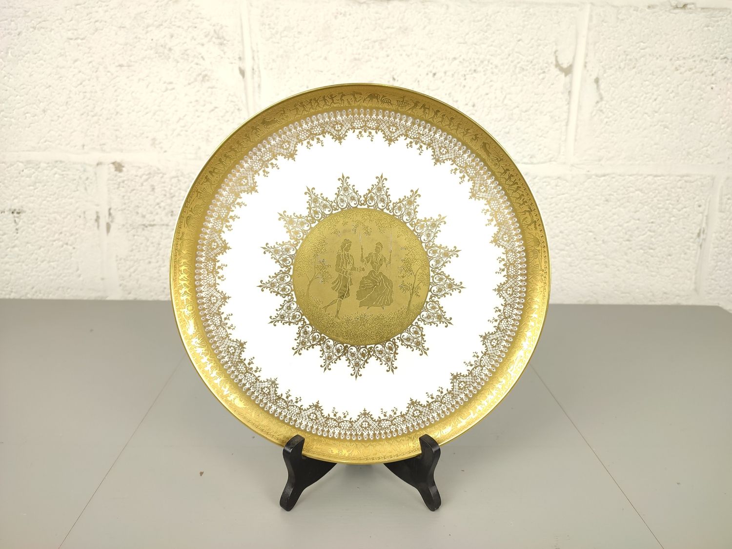 Porcelain plate by DW Porzellan Karlsbader