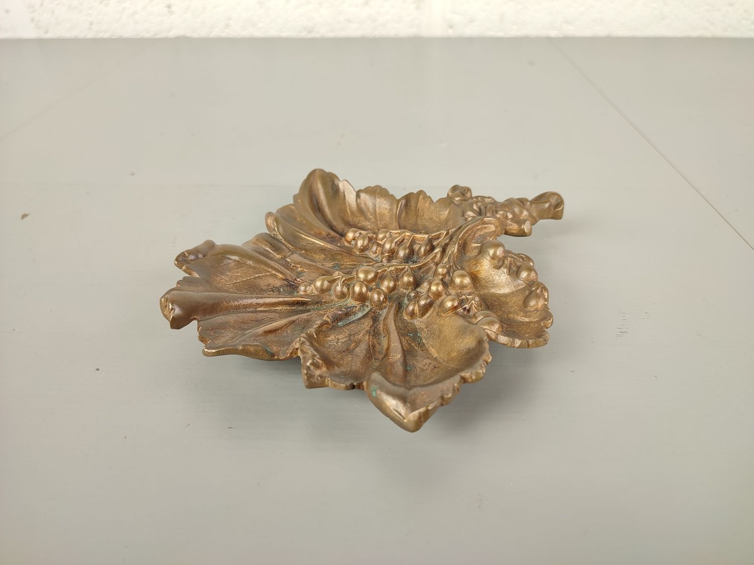 Antique vide-poche in bronze