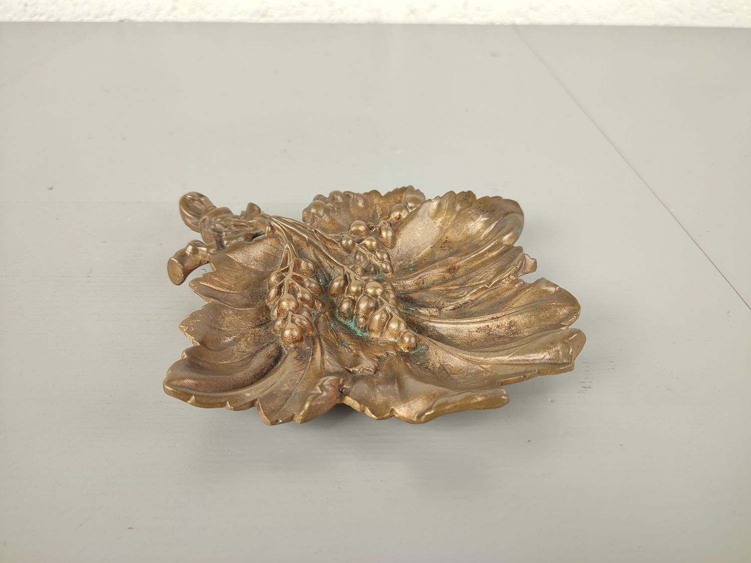 Antique vide-poche in bronze