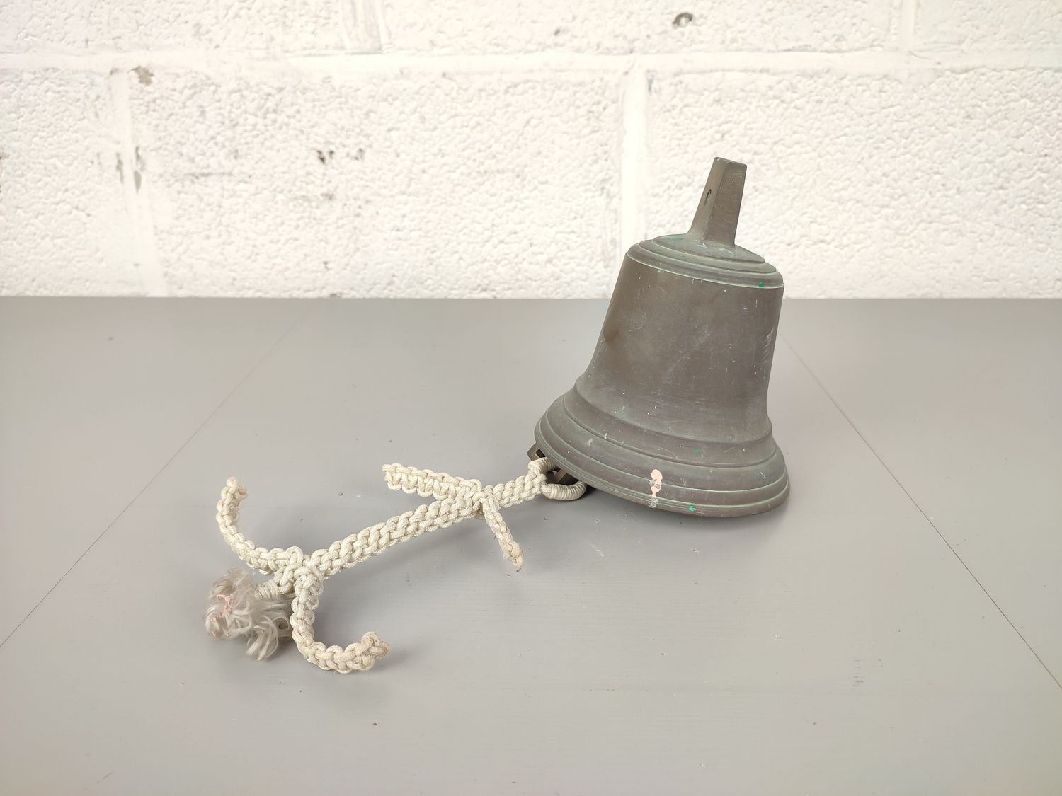 Bronze ship&#39;s bell